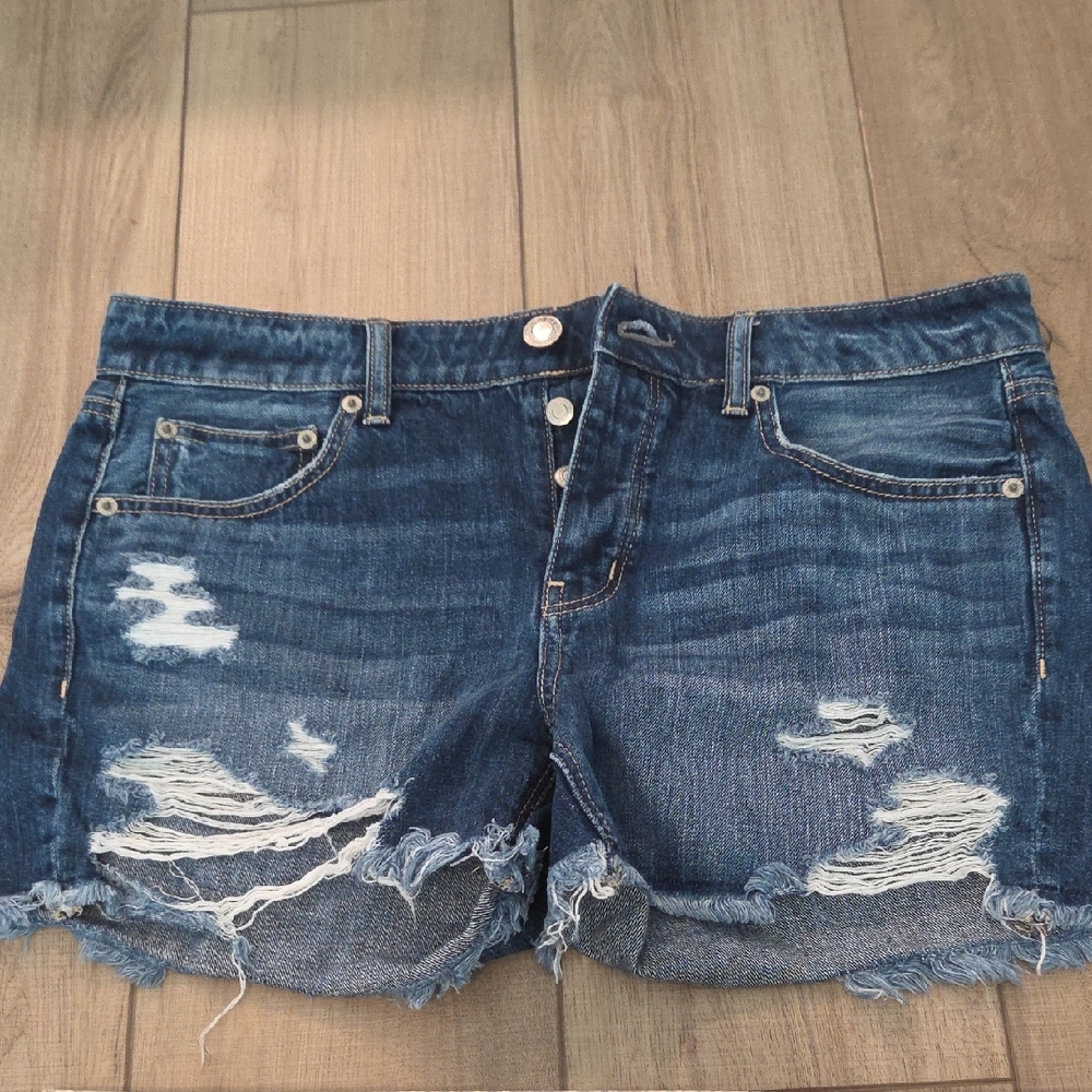 American Eagle Tomgirl Midi Shorts